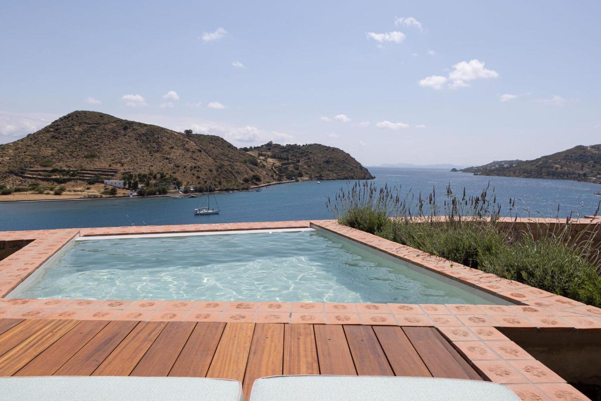 Patmos Eye Boutique Hotel & Villas Скала Екстериор снимка